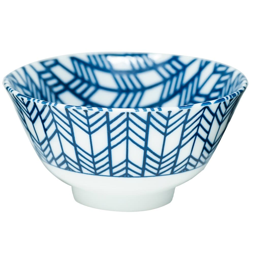 Japanese rice bowl, Porcelain, lucky charm patterns “Yabane” (arrow feathers), Blue and white pottery