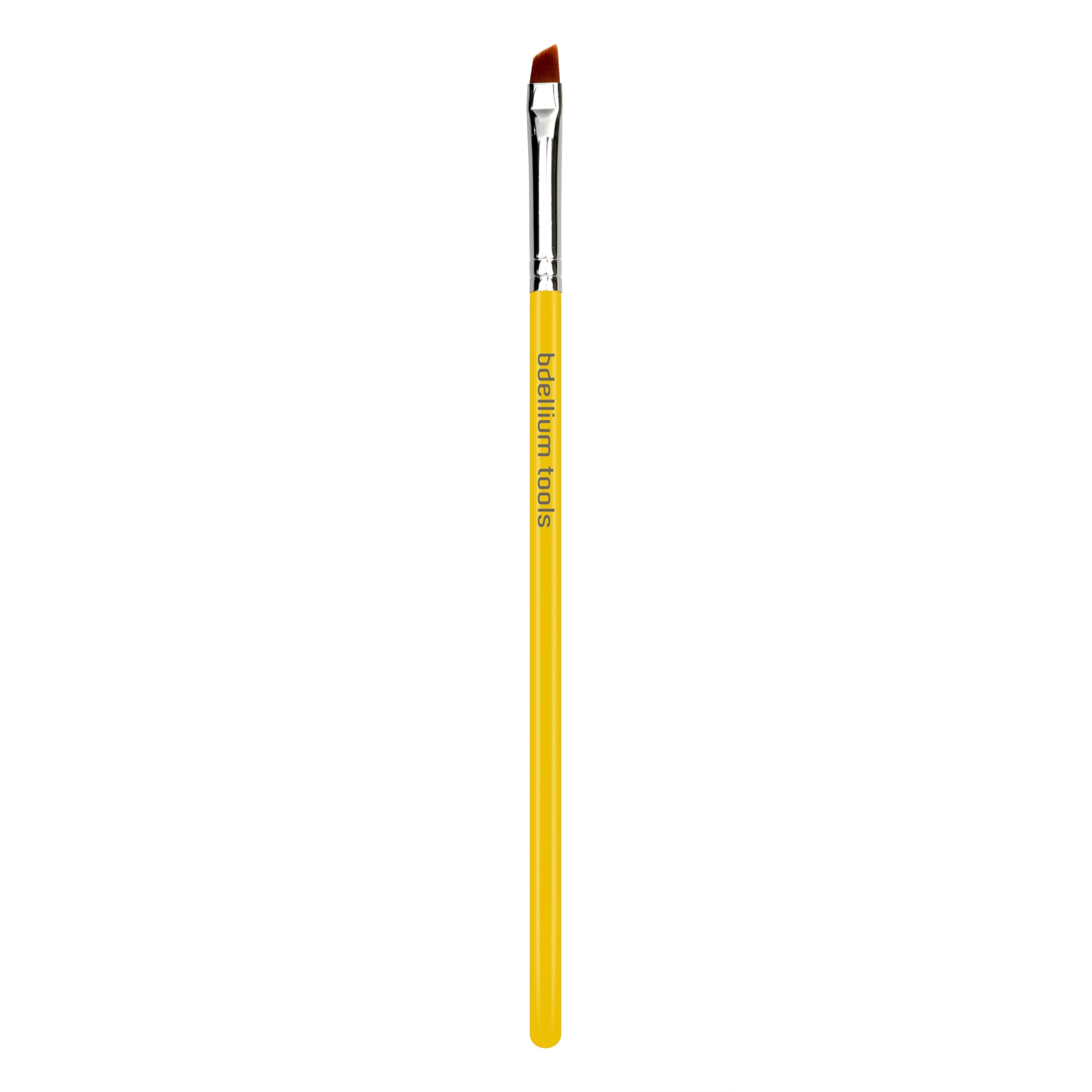 Studio Small Angle Makeup Brush
