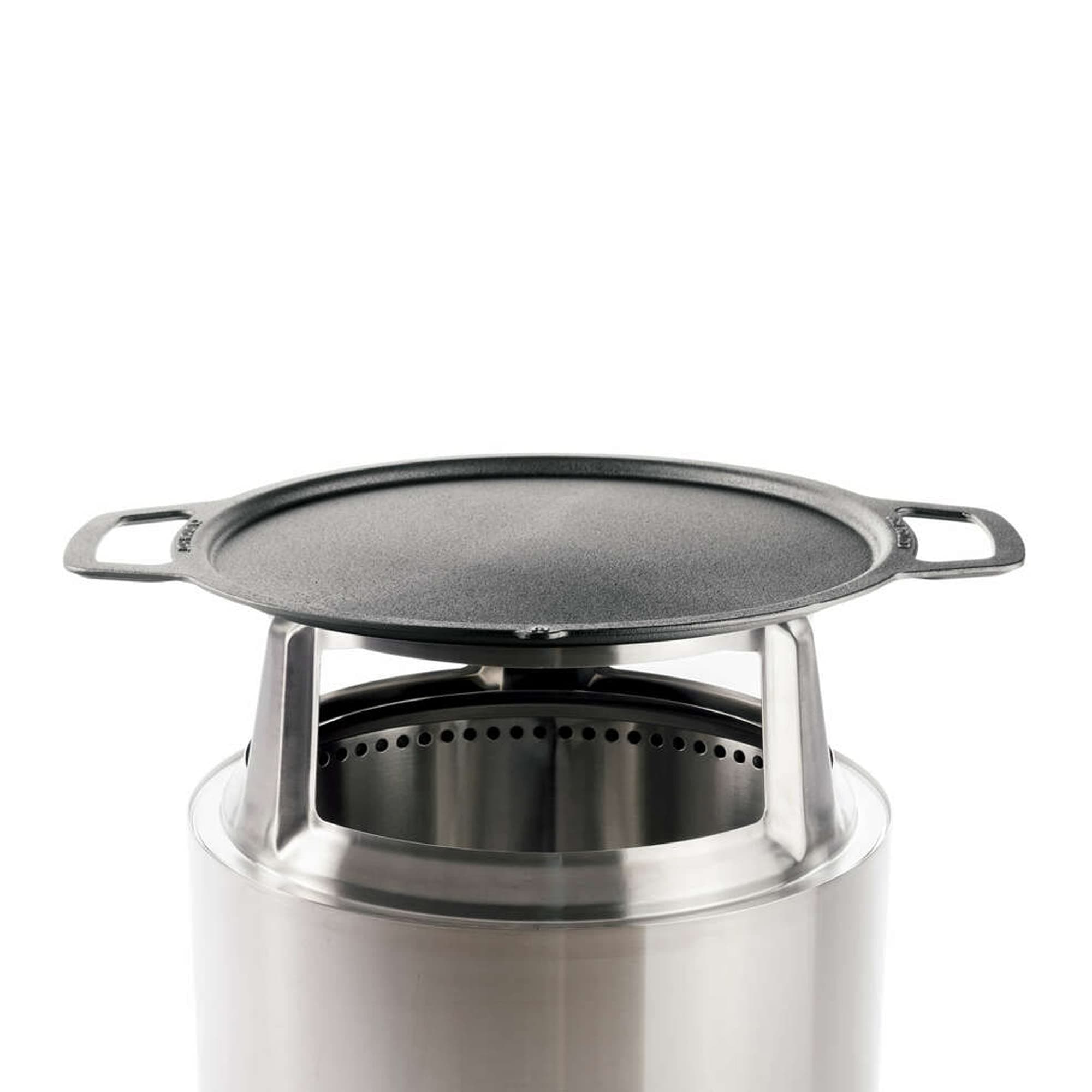 Solo Stove Bonfire Griddle + Hub, Cast Iron Cookware with Stainless steel Hub for 8” Elevation, Addition to Bonfire fire pit, Weight: 19.5lbs, Cooking surface diameter 17.75"