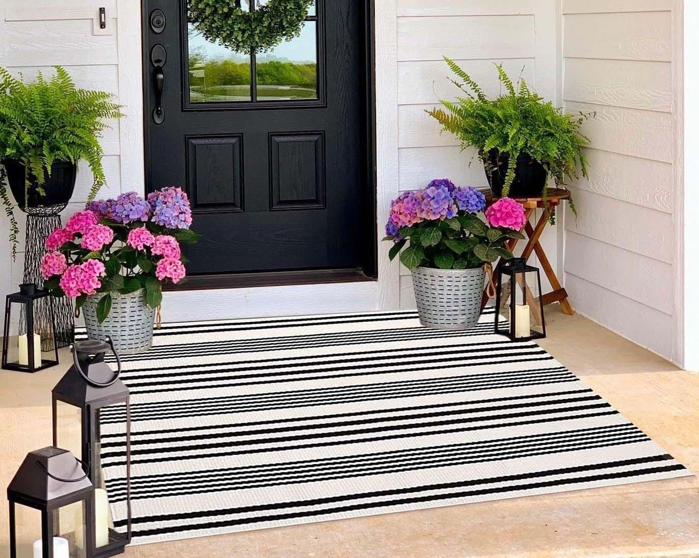 Black and White Outdoor Rug 3'x 5' Cotton Woven Washable Rug Striped Front Porch Rug Area Rug Floor Mat for Farmhouse/Layered Door Mats/Living Room