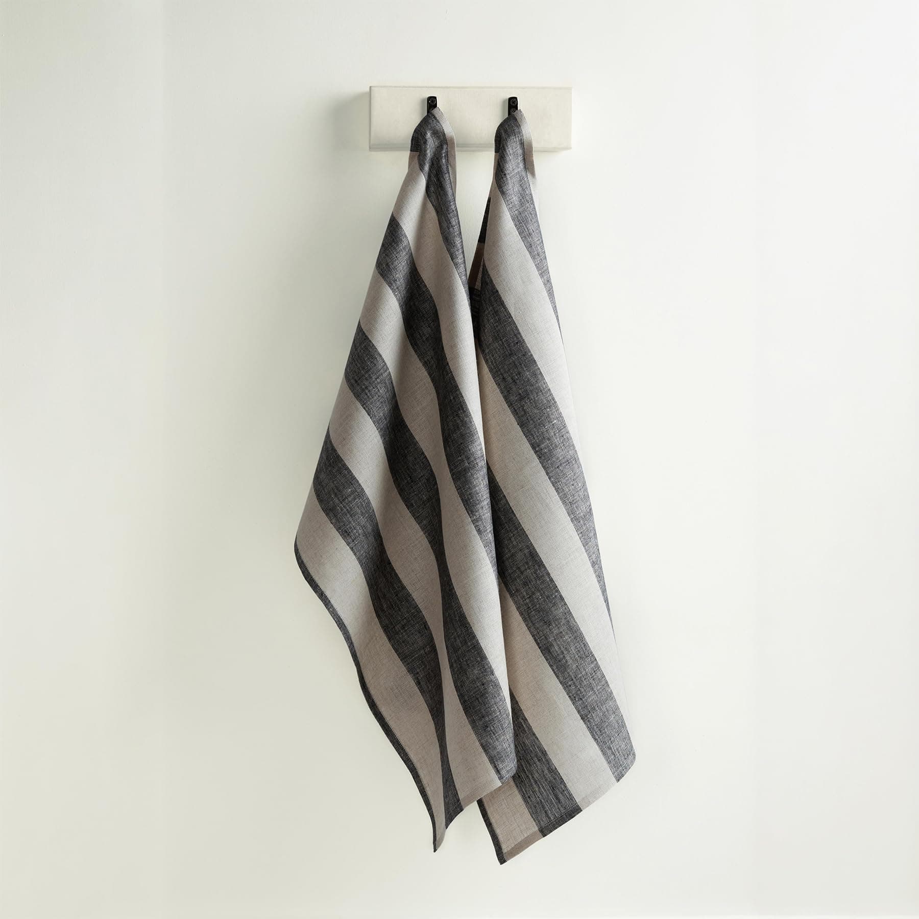 Solino HomeLinen Kitchen Towels Set of 2 - Black and Natural 17 x 26 Inch - 100% Pure Linen Cabana Stripe Kitchen/Tea Towels - Machine Washable and Handcrafted from European Flax