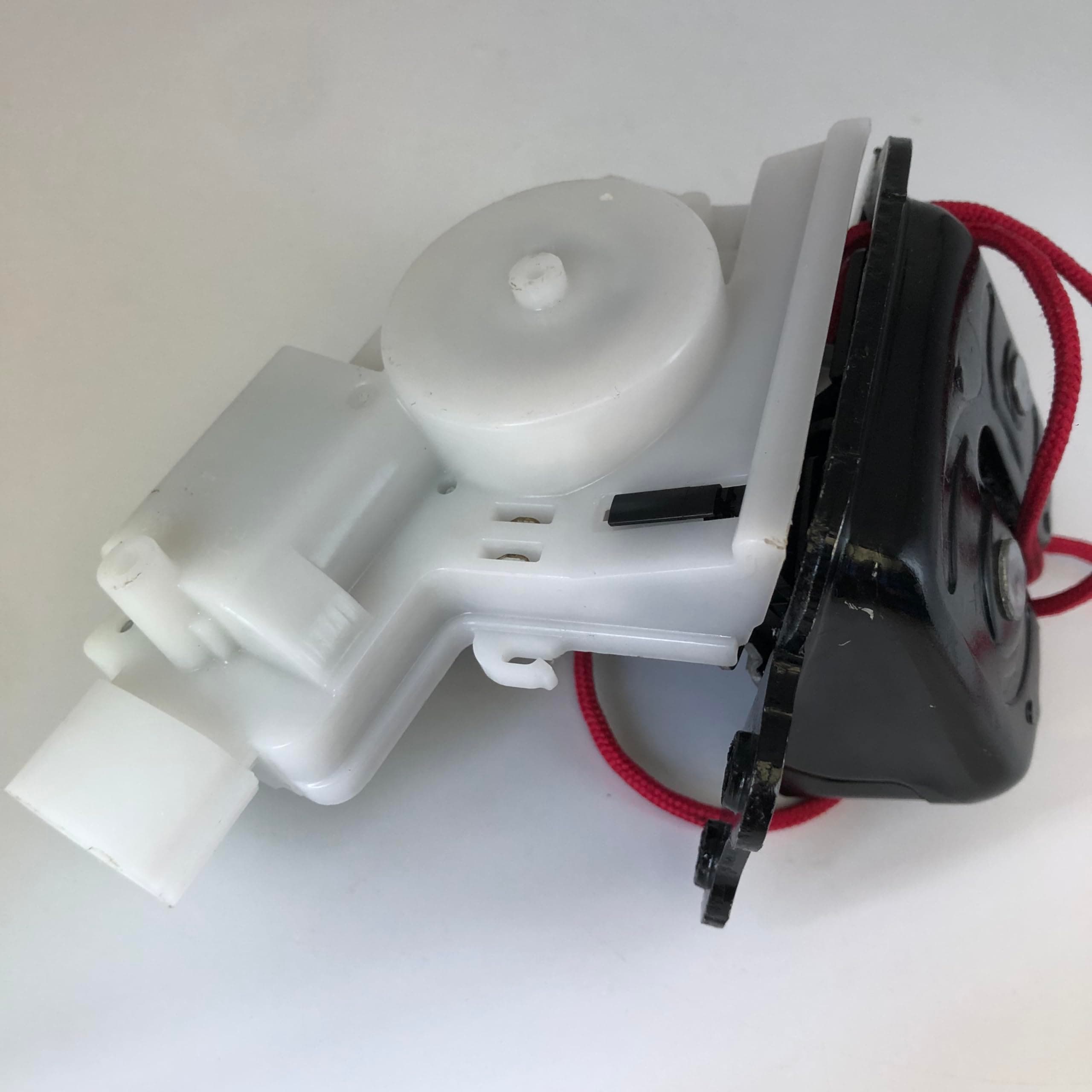 69350-42090 69350-42070 69350-0r050 Power Motor Latch Actuator for: Prius Bz4x Rav4, Yaris GR, RZ450E, N X Series 3-pin