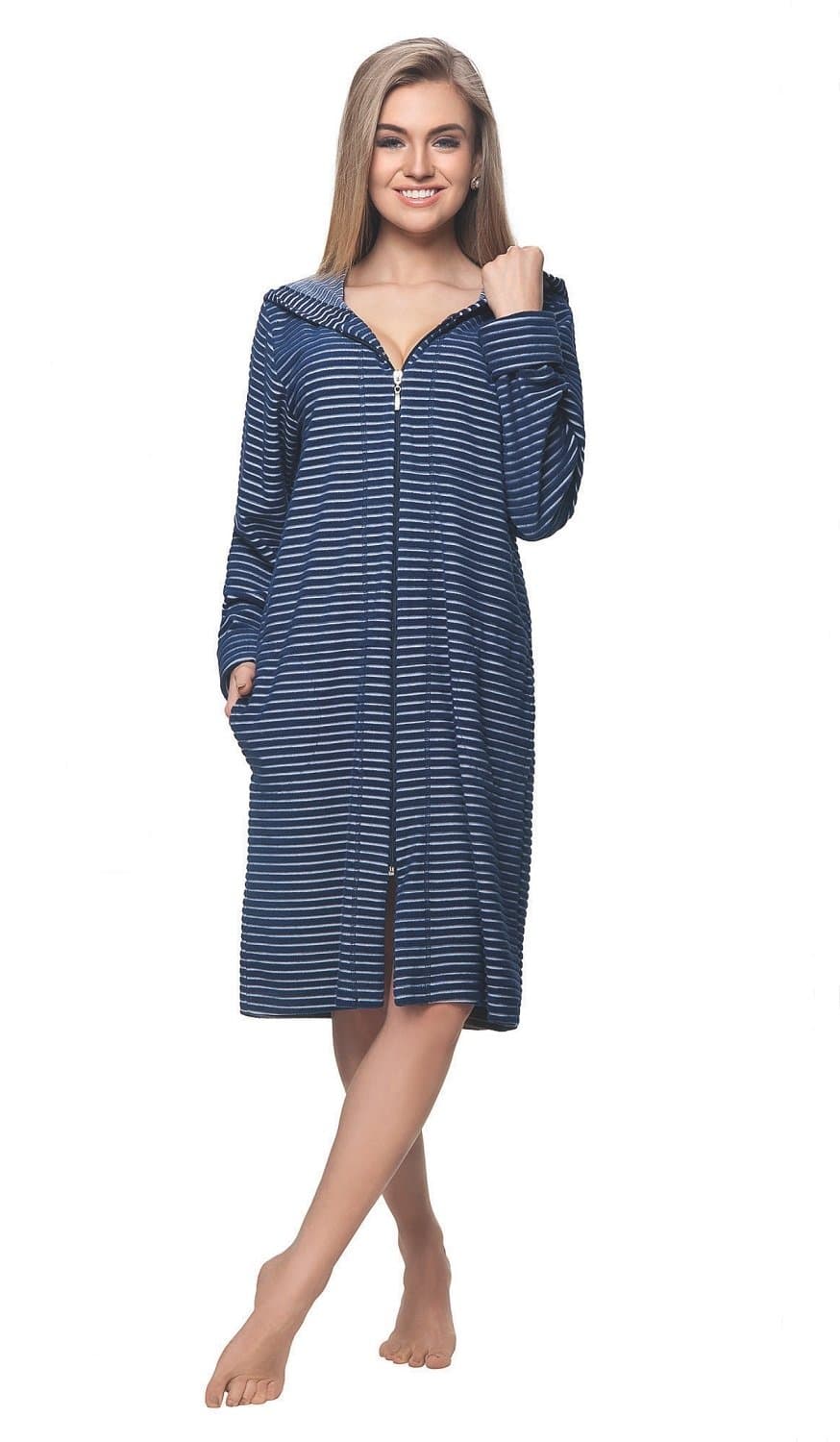 DOROTA cuddly and modern cotton bathrobe with pockets, zipper and hood