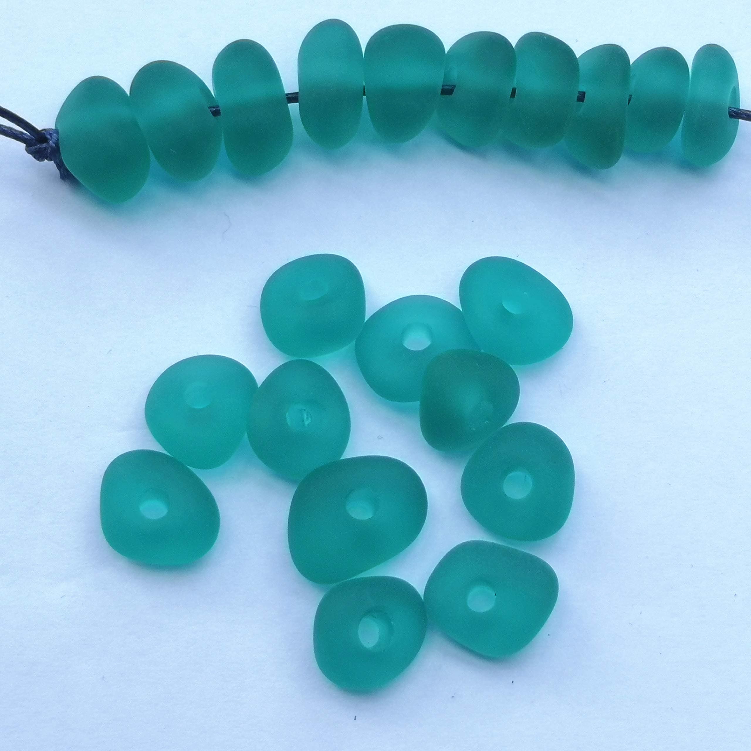 Lilyhandmade 10 Pieces 3 mm Big Holes Center Drilled Sea Glass Beads/Beach Glass Beads for Jewelry Making (Teal)