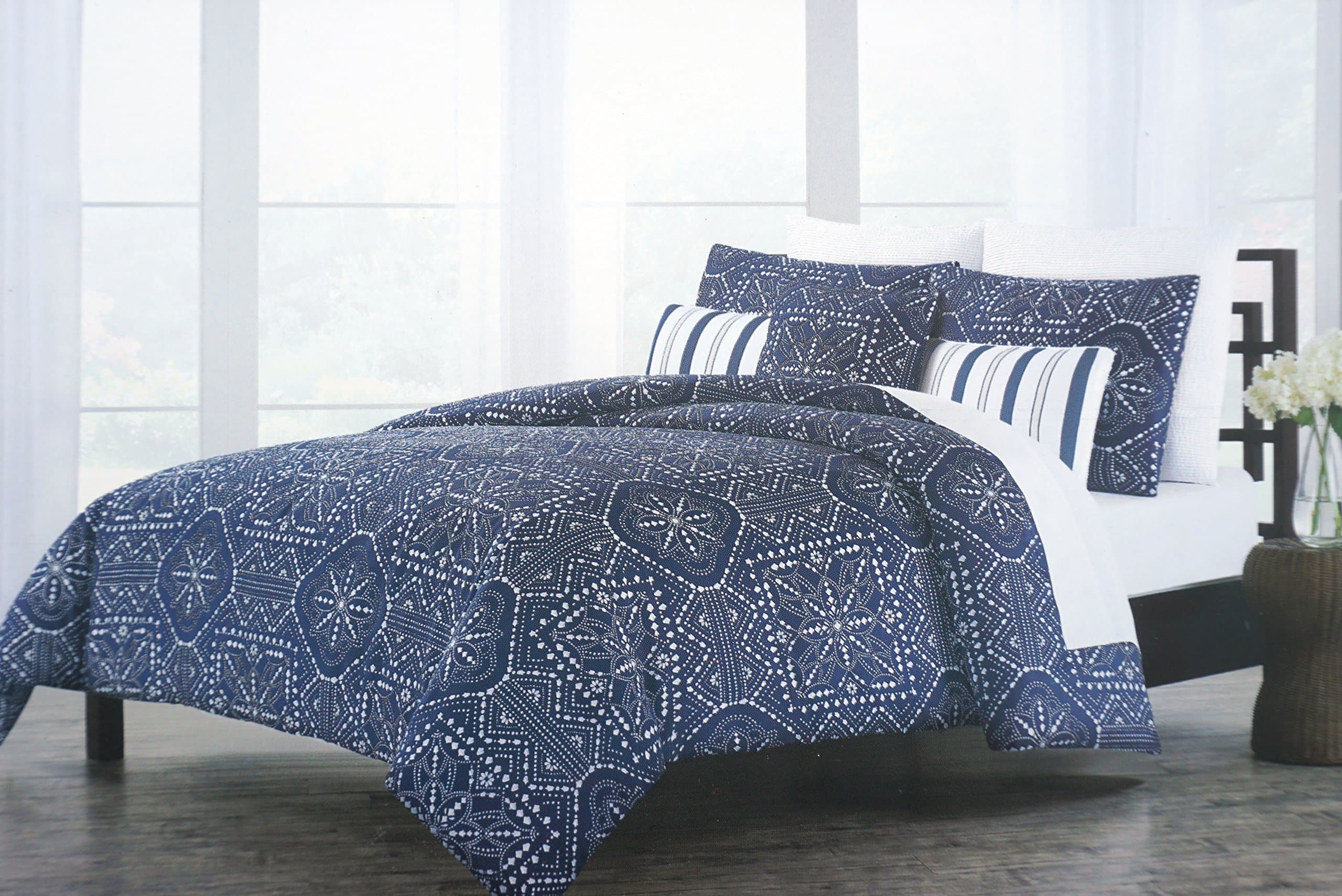 Max Studio Bedding 3 Piece King Size Cotton Duvet Cover Set White Dotted Geometric Bandana Medallion Pattern on Blue -- Marin
