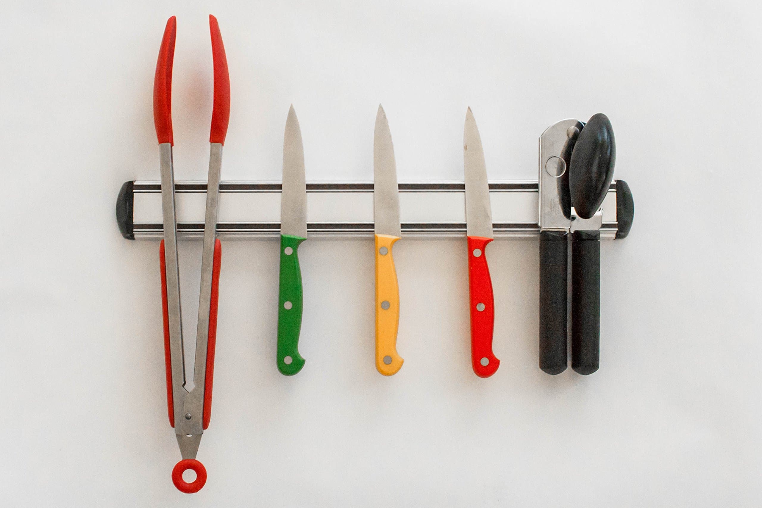 Aluminum 15-inch Magnetic Kitchen Knife Storage Rack – Never Rust Bar