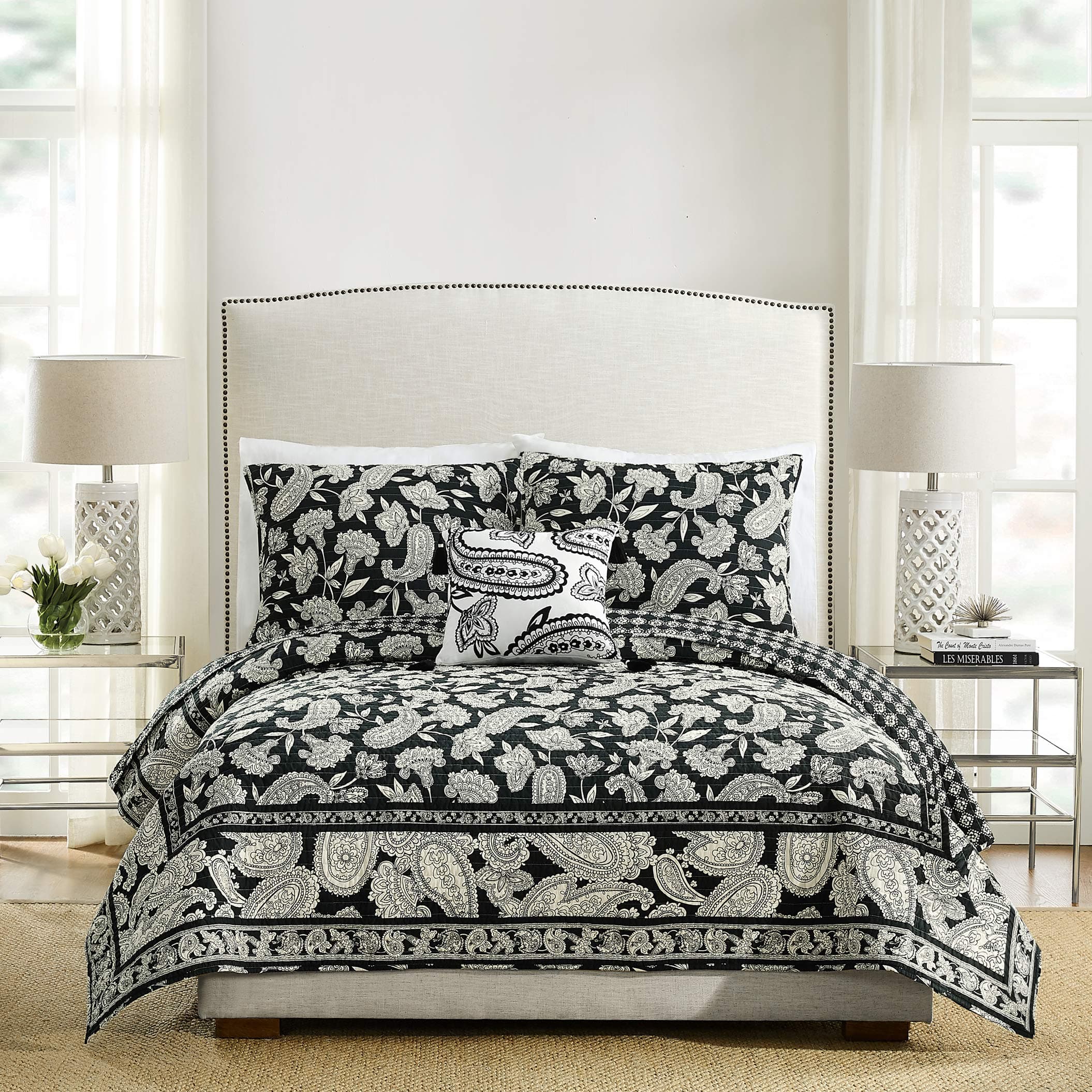 Vera Bradley Makani Paisley Quilt, King, Black/White