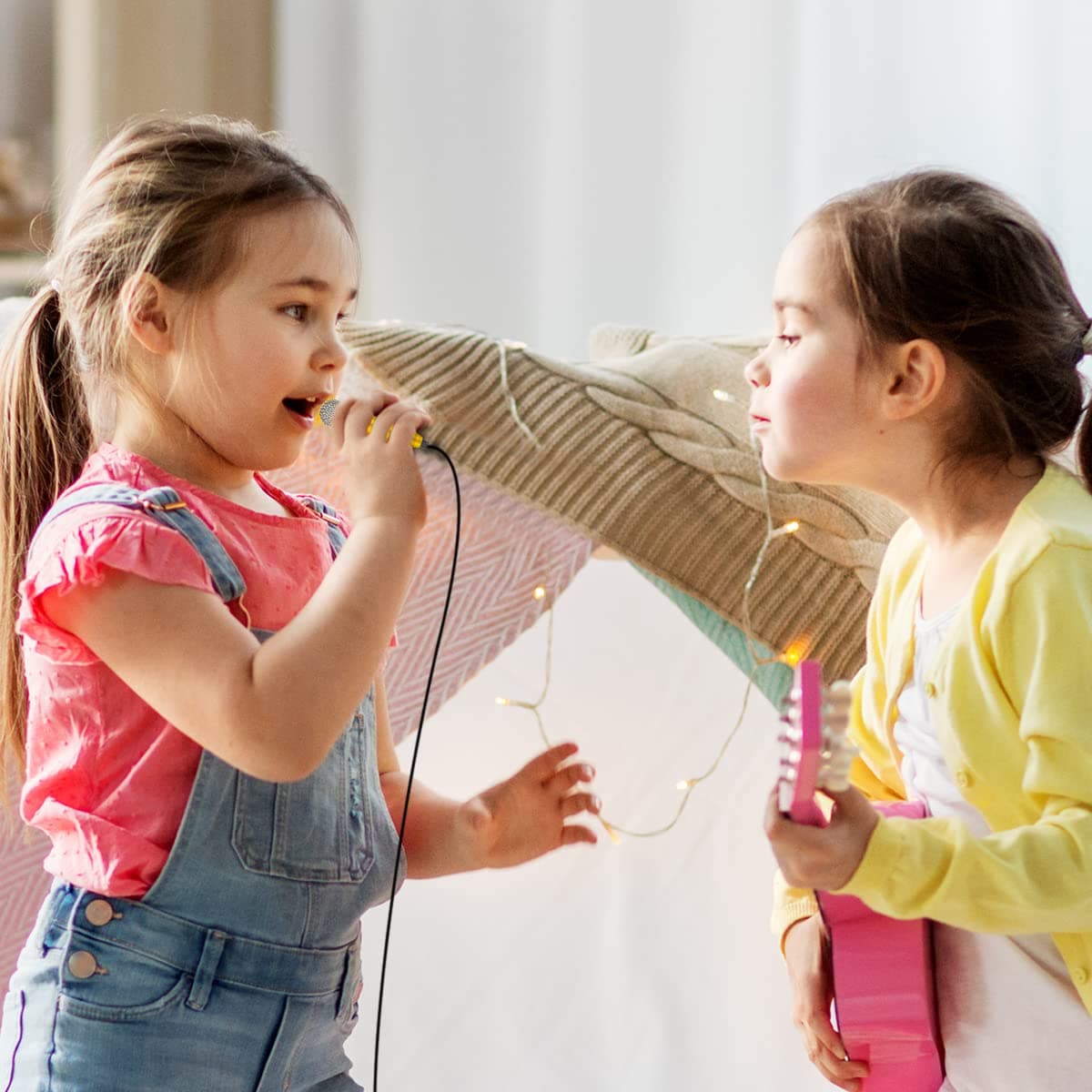 DELADOLA Mini Microphone - Portable Vocal Asmr Microphone for Voice Recording, Chatting and Singing on iPhone, Android, Laptop (Yellow)