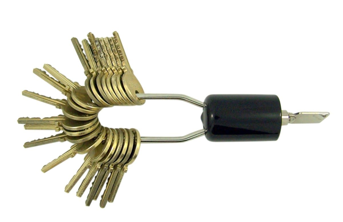 Locking Key Ring with 3 Inch Shackle and Navy Blue Colored Boot