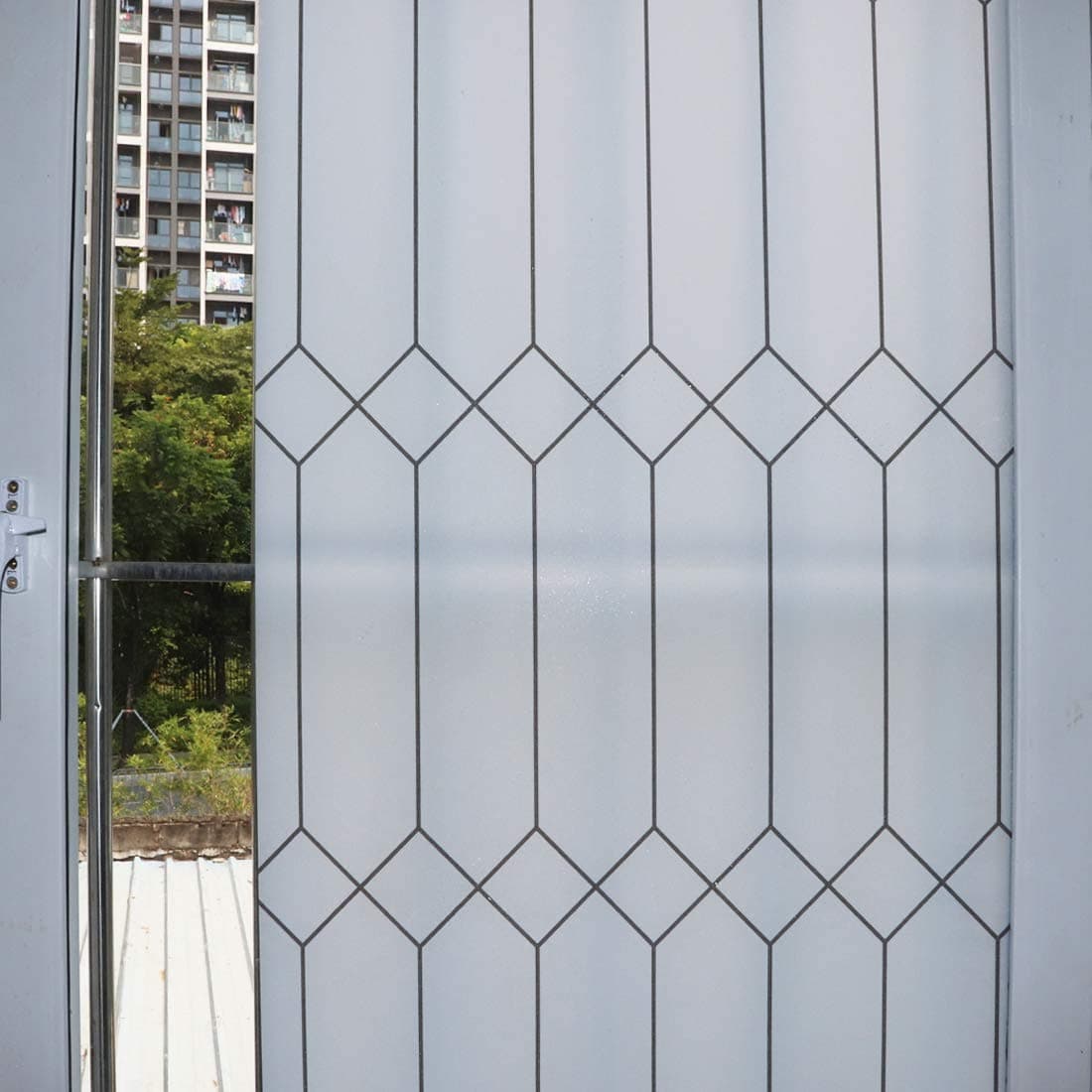 FILMGOOWindow Film Privacy Decoration, Heat Control Window Tint for Home Static Clings Glass Coverings UV Blocking White Frosted Moroccan Line (35.4 Inch x 6.5 Feet)