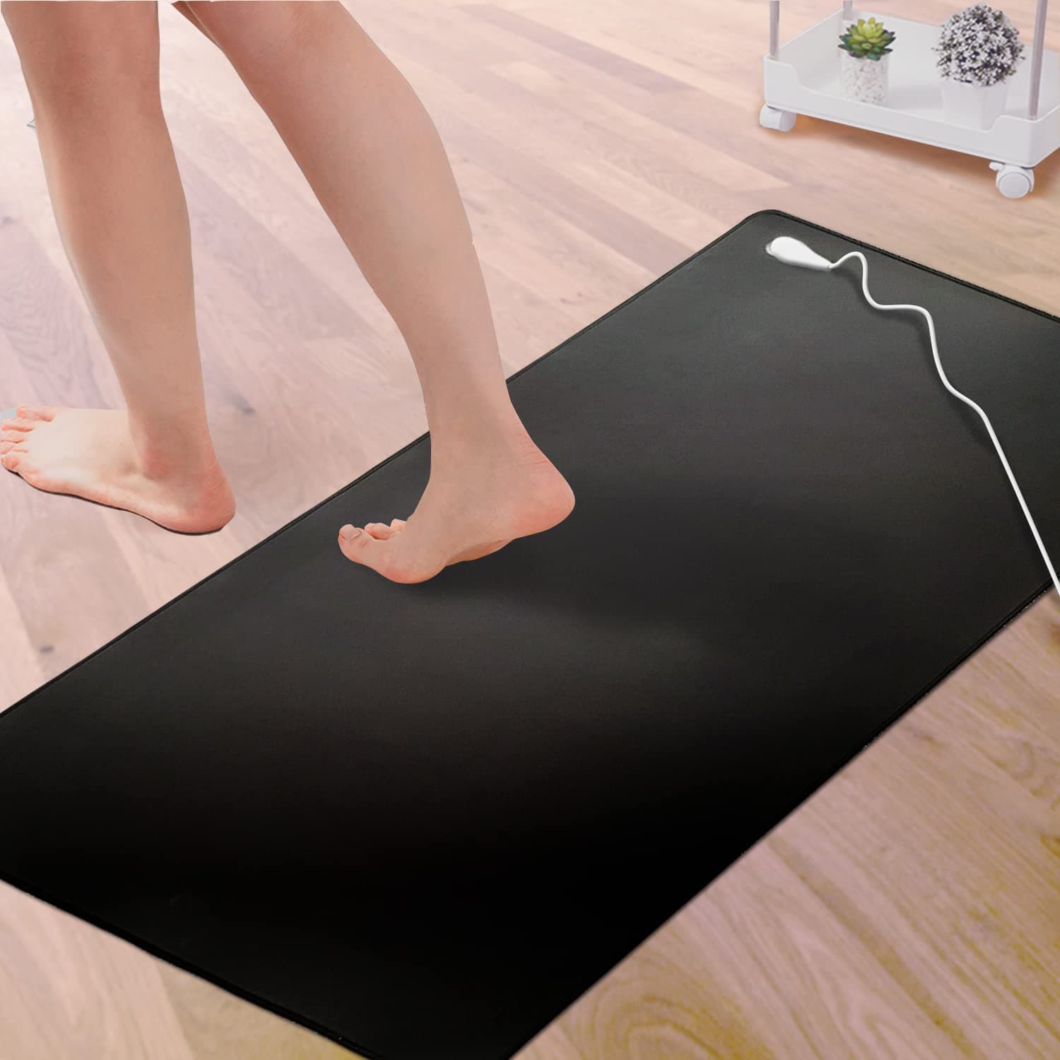 Grounding Mat, Universal Grounding Pad for Computer, Foot and Bed, Grounded Foot Therapy, Relieve Pain, Inflammation, Negative Ions, Carpel Tunnel for Better Working and Playing Games(39’’ x 11.8’’)