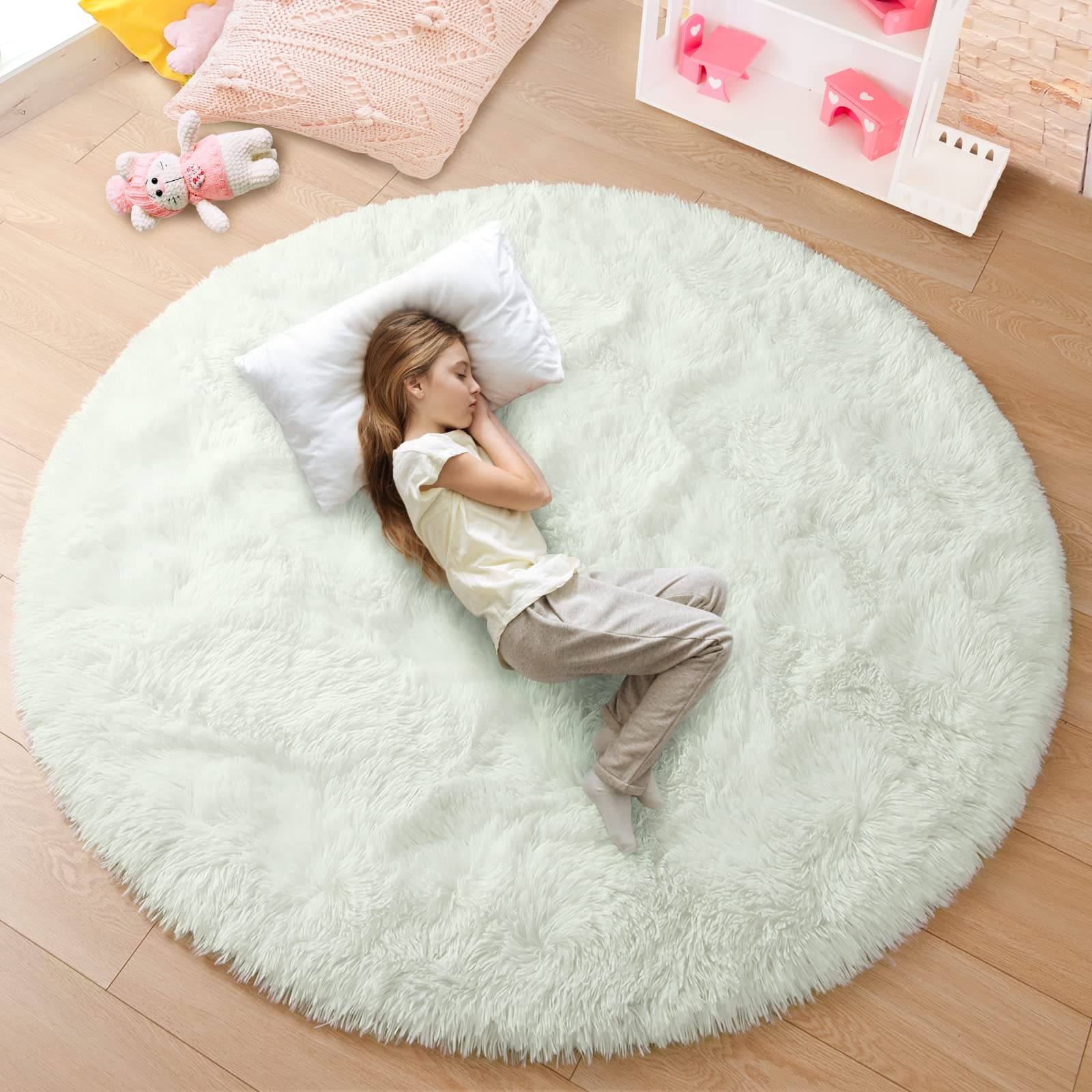 junovoRound Rug 4x4 Feet Fluffy Soft Area Rugs for Kids Girls Room Princess Castle Plush Shaggy Carpet Cute Circle Nursery Rug for Kids Girls Bedroom Baby Room Home Decor Circular Carpet, Creamy