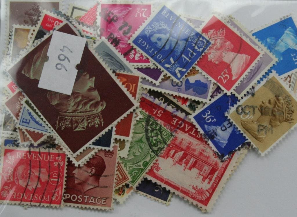 Dauwalders of Salisbury 100 Great Britain stamps in packet (466)