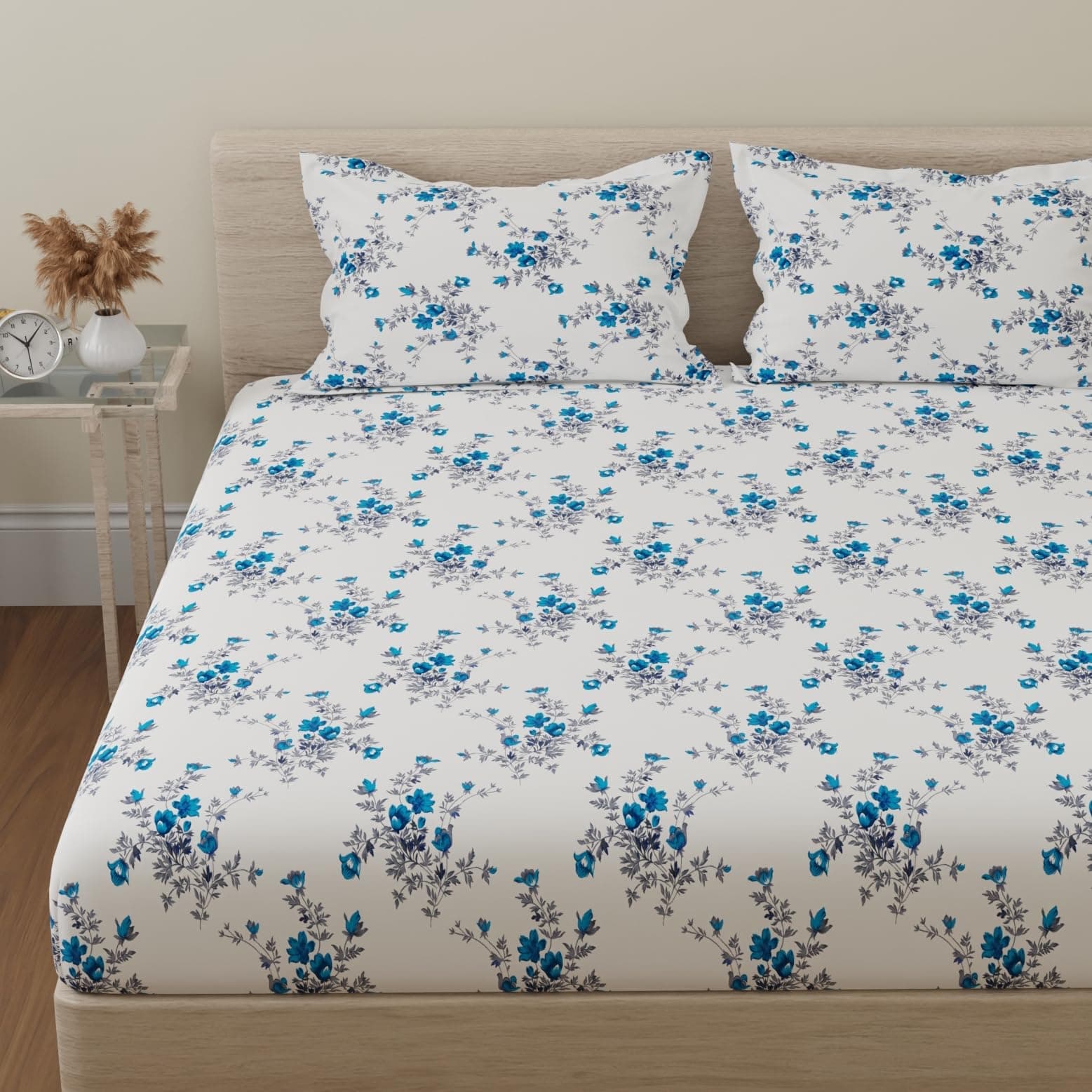Huesland by Ahmedabad Cotton 144 TC Cotton King Size Bedsheet with 2 Pillow Covers - White, Blue(9ft x 9ft)