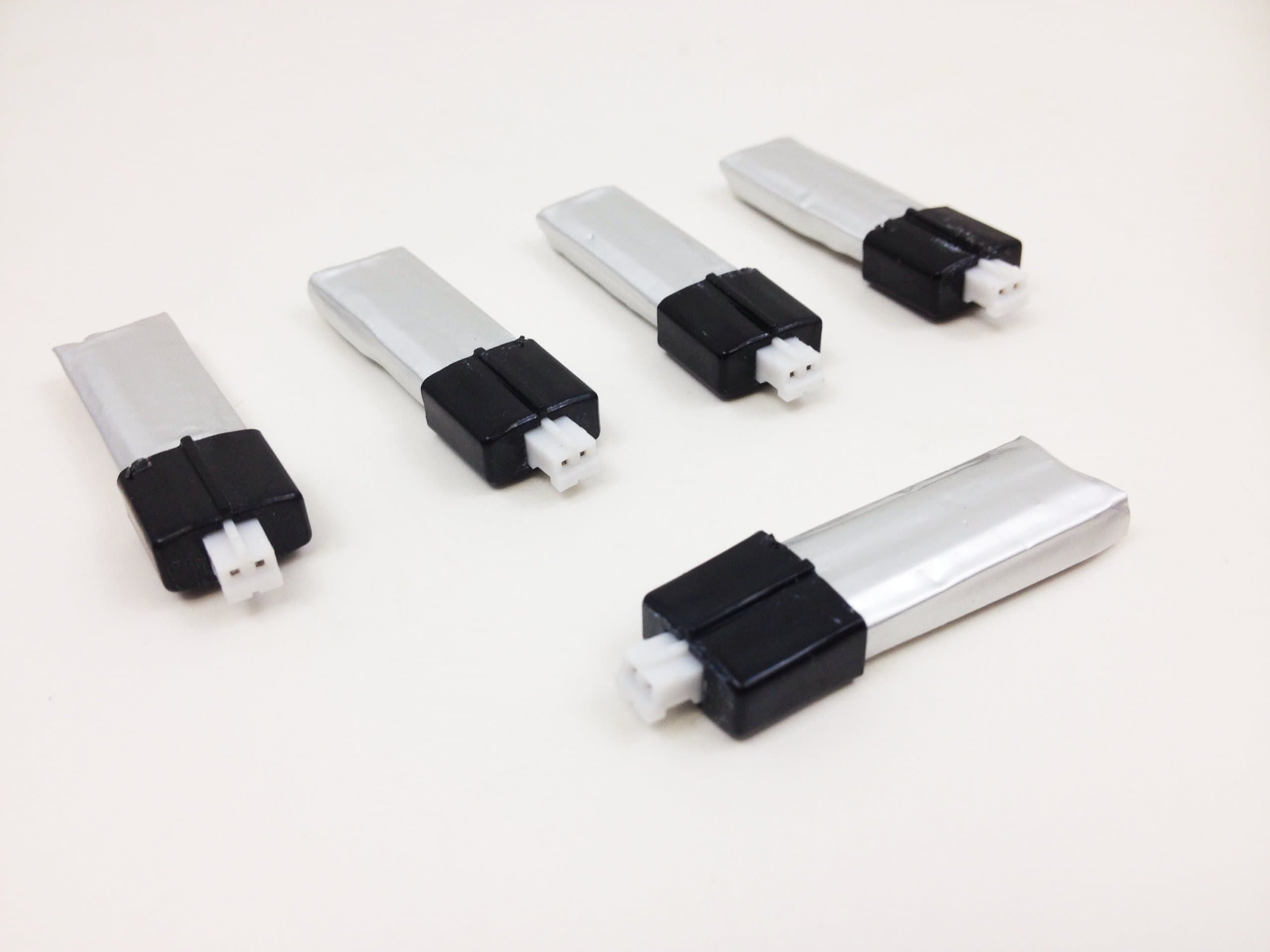 WL V911 Helizone Lightningbird battery - 5 pcs combostandard size &new connector 130 mah by Helizone RC