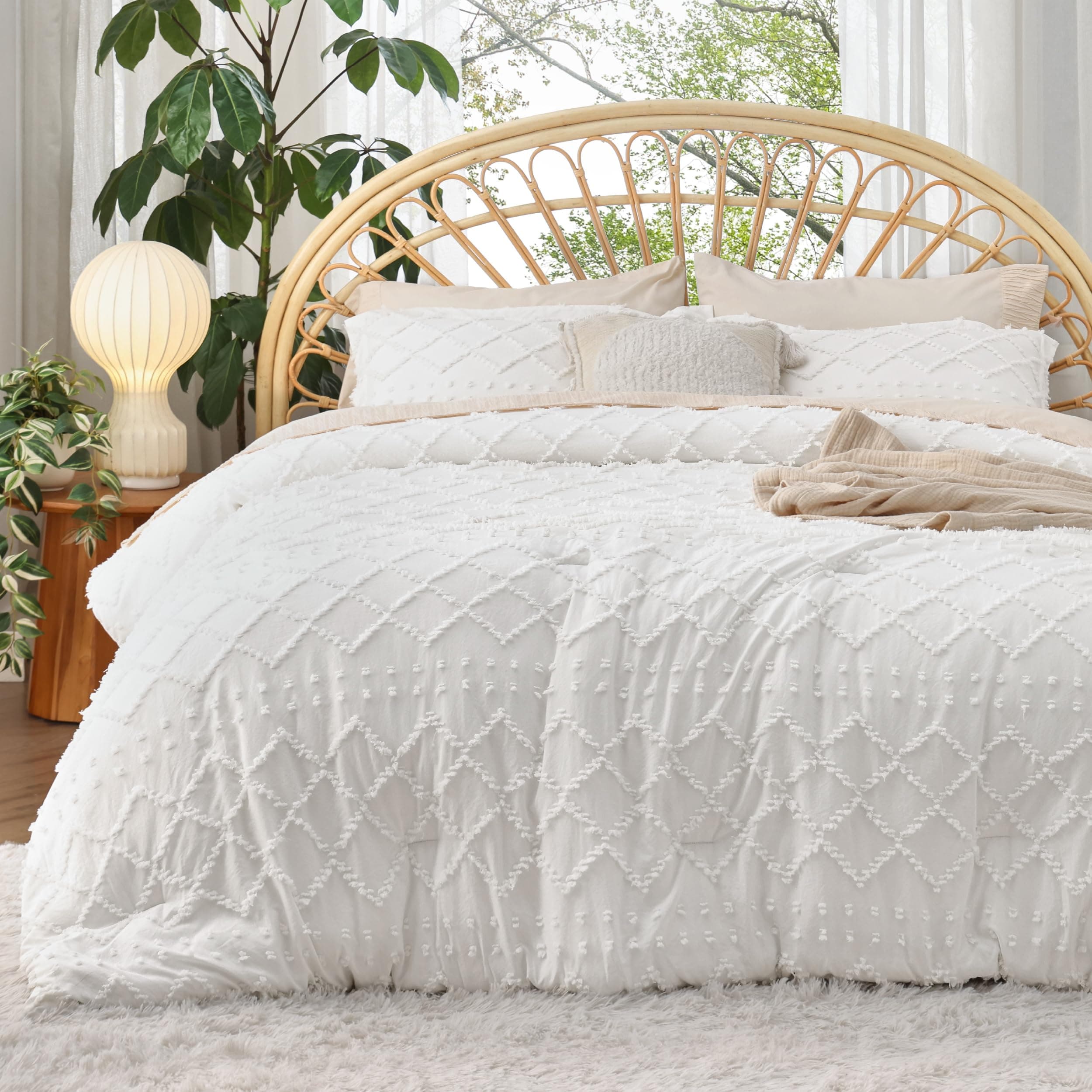 Queen Comforter Set - White Comforter, Boho Tufted Shabby Chic Bedding Comforter Set for Kids, 3 Pieces Vintage Farmhouse Bed Set for All Seasons, Fluffy Soft Bedding Set with 2 Pillow Shams
